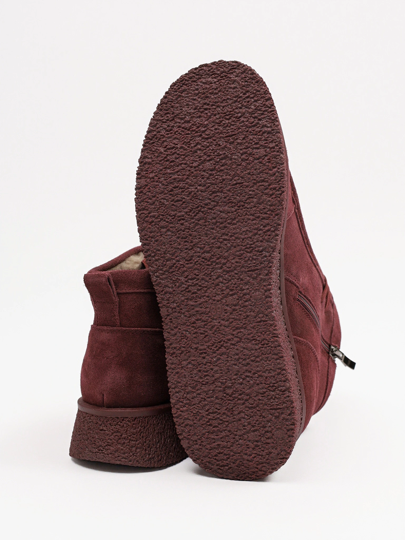 Ботинки бордового цвета из натуральной замшы на средней платформе